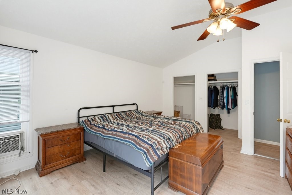 32 Oakwood Avenue Bedford OH 44146