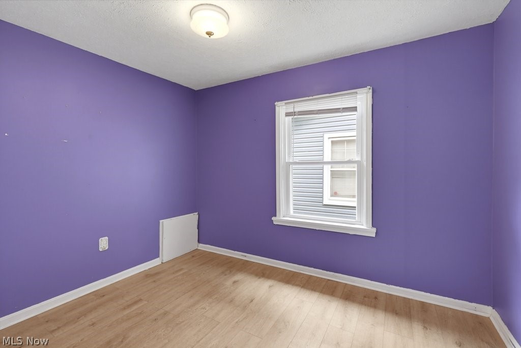 32 Oakwood Avenue Bedford OH 44146