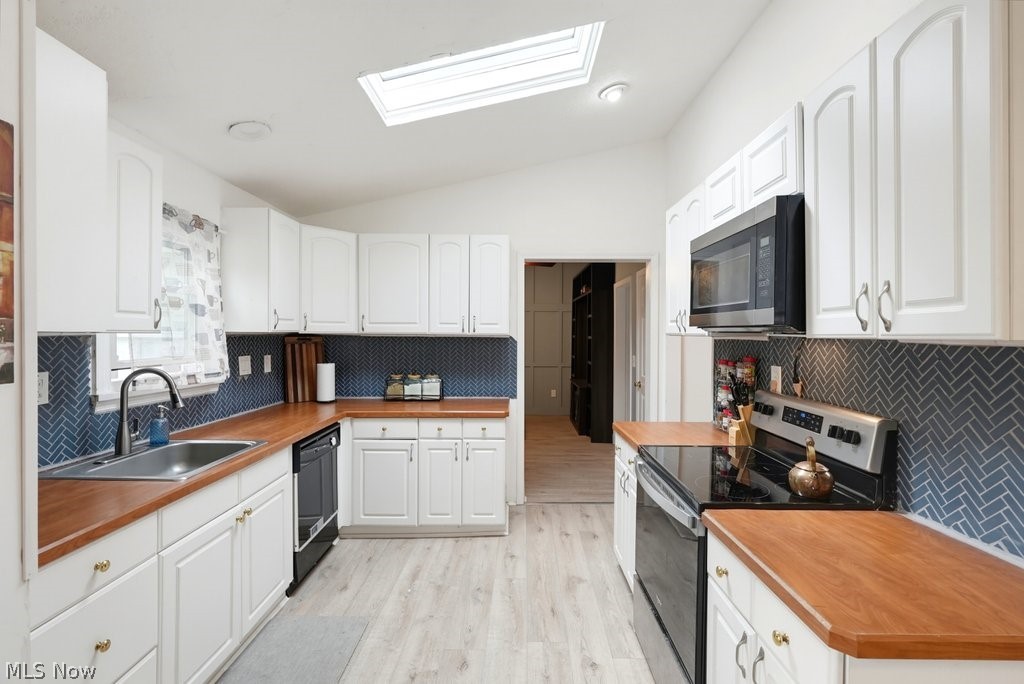 32 Oakwood Avenue Bedford OH 44146
