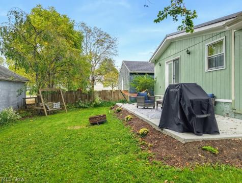 32 Oakwood Avenue Bedford OH 44146