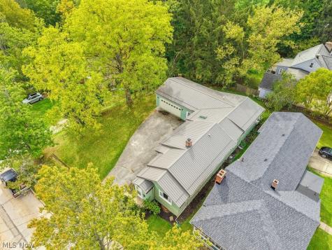 32 Oakwood Avenue Bedford OH 44146