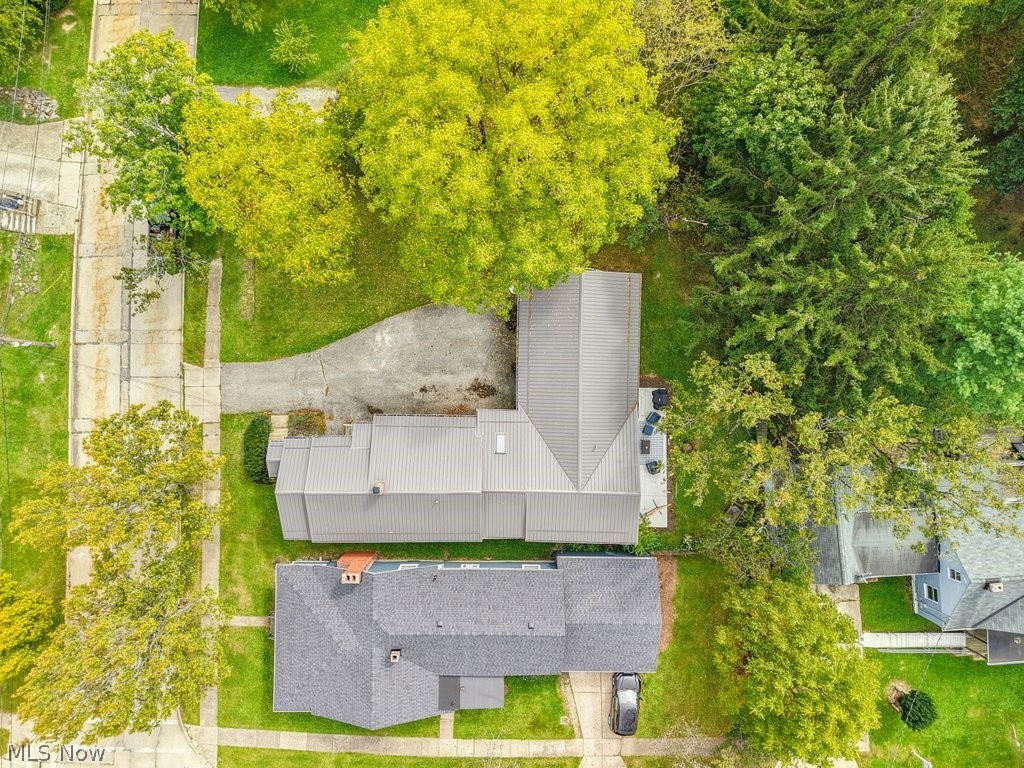 32 Oakwood Avenue Bedford OH 44146