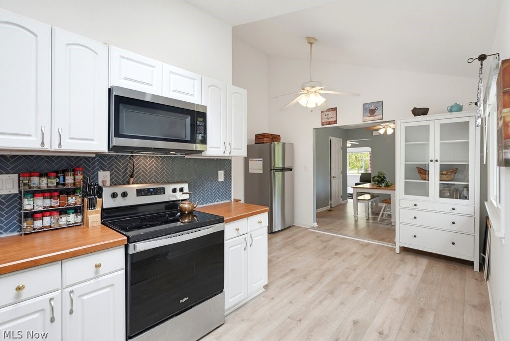 32 Oakwood Avenue Bedford OH 44146