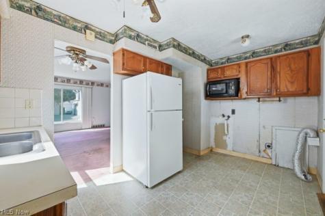 29940 Phillips Avenue Wickliffe OH 44092