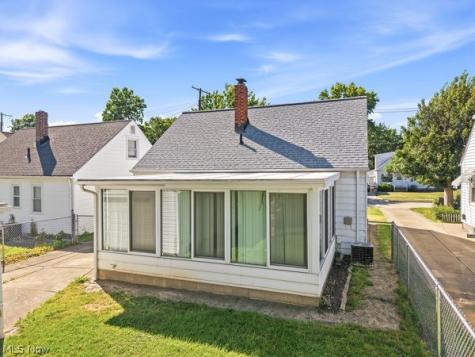 29940 Phillips Avenue Wickliffe OH 44092