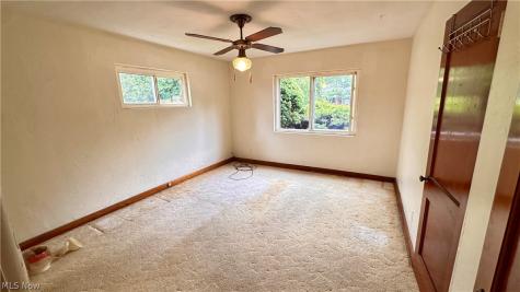 27390 Markbarry Avenue Euclid OH 44132