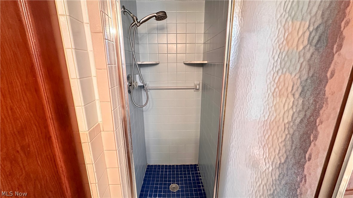 27390 Markbarry Avenue Euclid OH 44132