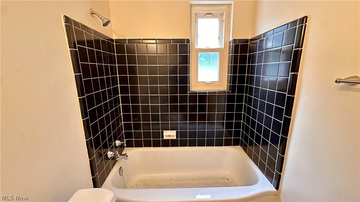 27390 Markbarry Avenue Euclid OH 44132
