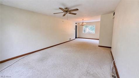 27390 Markbarry Avenue Euclid OH 44132