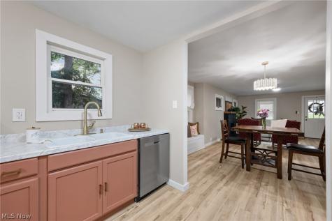 174 Killian Road Akron OH 44319