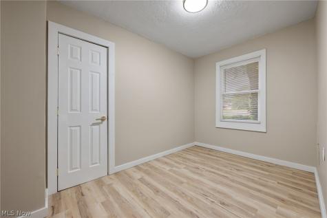 174 Killian Road Akron OH 44319