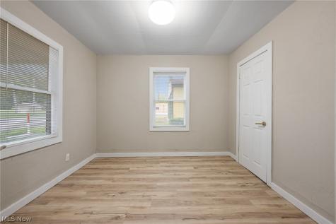 174 Killian Road Akron OH 44319