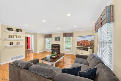 1445 Kingsway Drive Westlake OH 44145