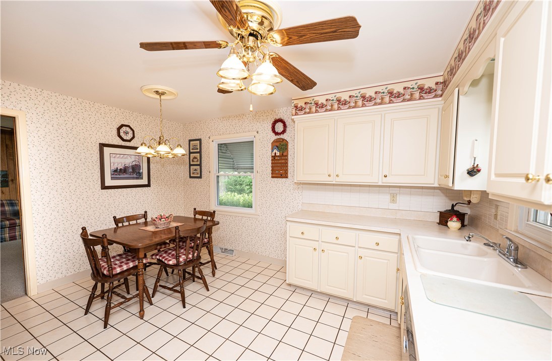 1674 Windsor Drive Mayfield Heights OH 44124