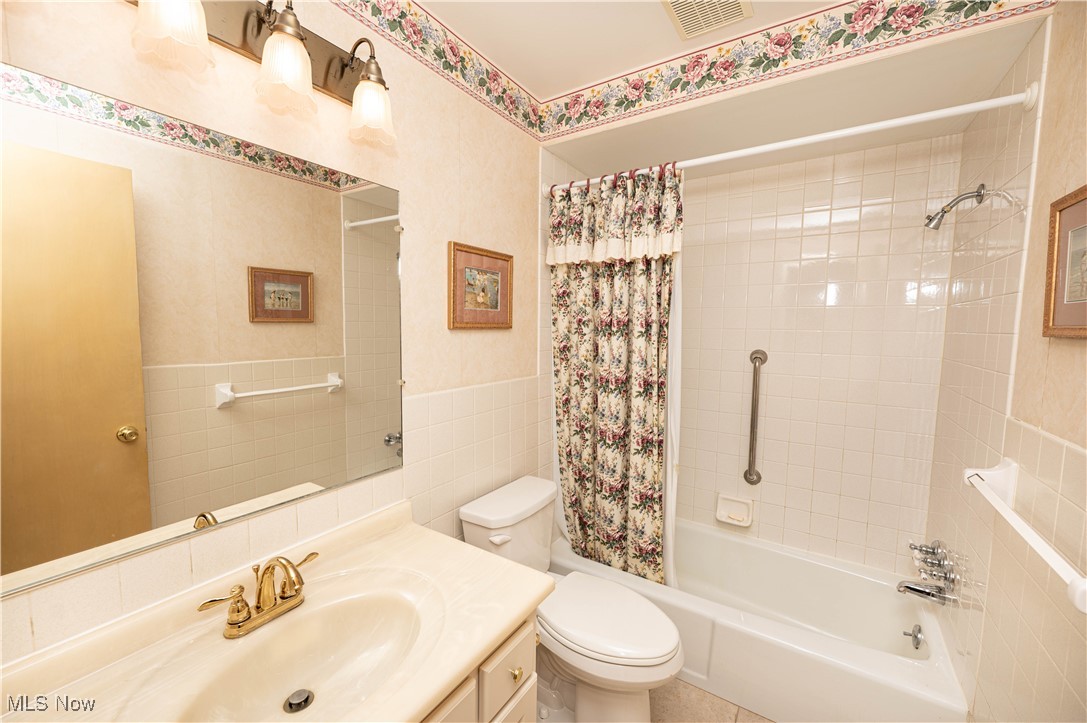 1674 Windsor Drive Mayfield Heights OH 44124