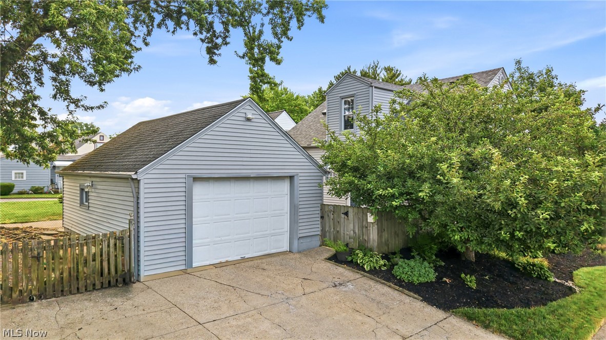 1205 Atlantic Street NE Warren OH 44483