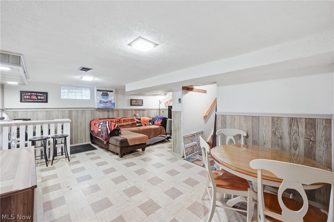 1205 Atlantic Street NE Warren OH 44483