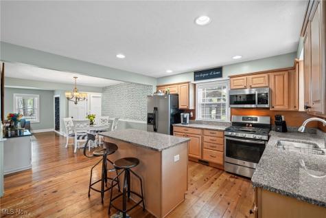 577 Canterbury Road Bay Village OH 44140