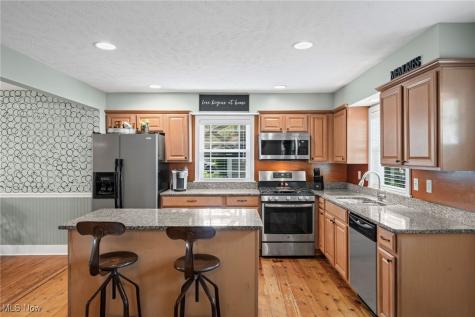 577 Canterbury Road Bay Village OH 44140