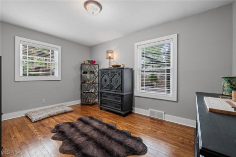 577 Canterbury Road Bay Village OH 44140