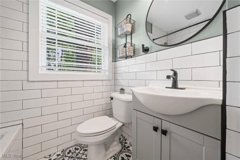 577 Canterbury Road Bay Village OH 44140