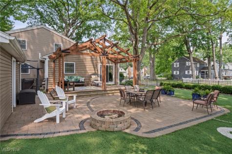 577 Canterbury Road Bay Village OH 44140