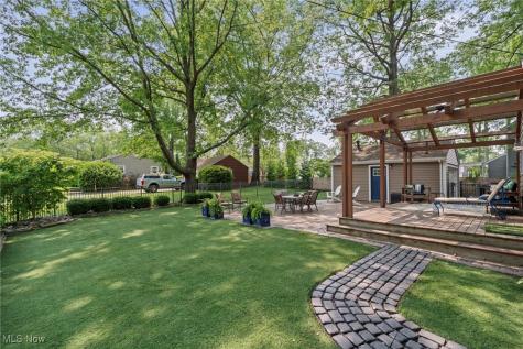 577 Canterbury Road Bay Village OH 44140