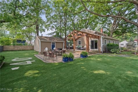 577 Canterbury Road Bay Village OH 44140