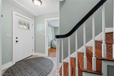 577 Canterbury Road Bay Village OH 44140