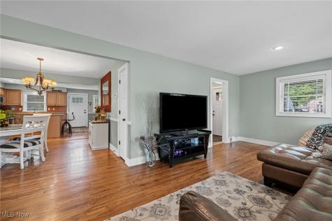 577 Canterbury Road Bay Village OH 44140