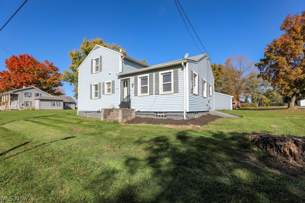 7595 Pontius Street NE Hartville OH 44632