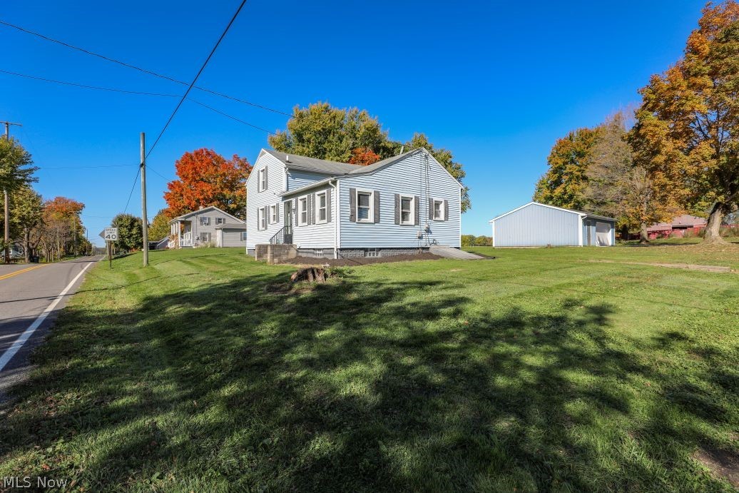 7595 Pontius Street NE Hartville OH 44632