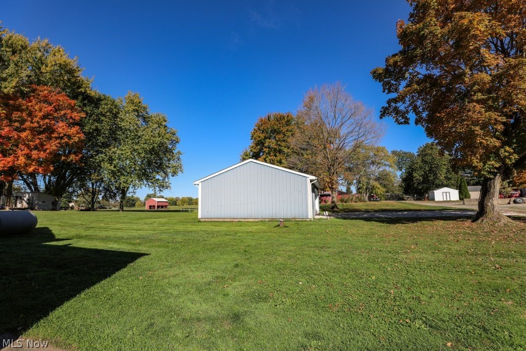 7595 Pontius Street NE Hartville OH 44632