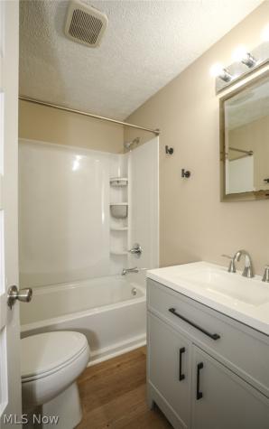 7595 Pontius Street NE Hartville OH 44632
