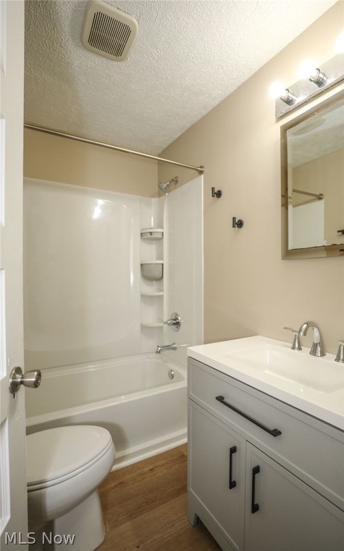 7595 Pontius Street NE Hartville OH 44632