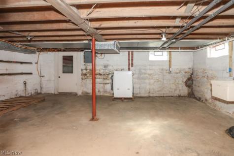 7595 Pontius Street NE Hartville OH 44632