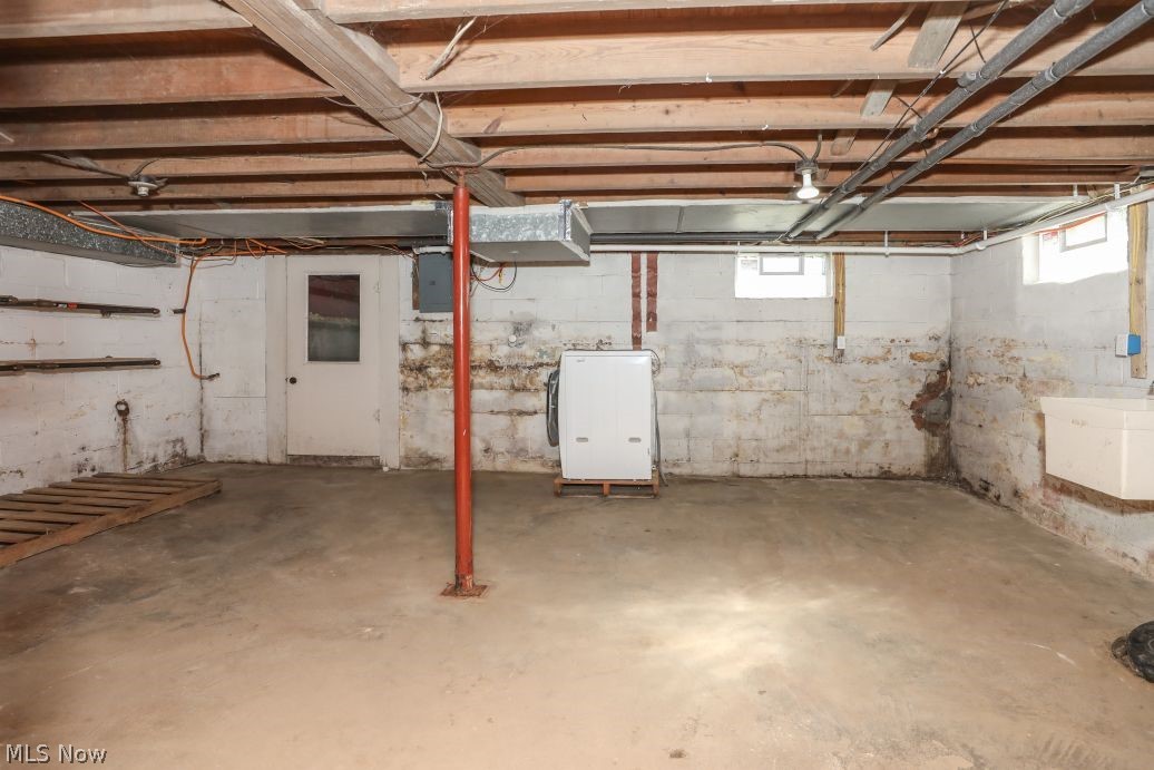 7595 Pontius Street NE Hartville OH 44632