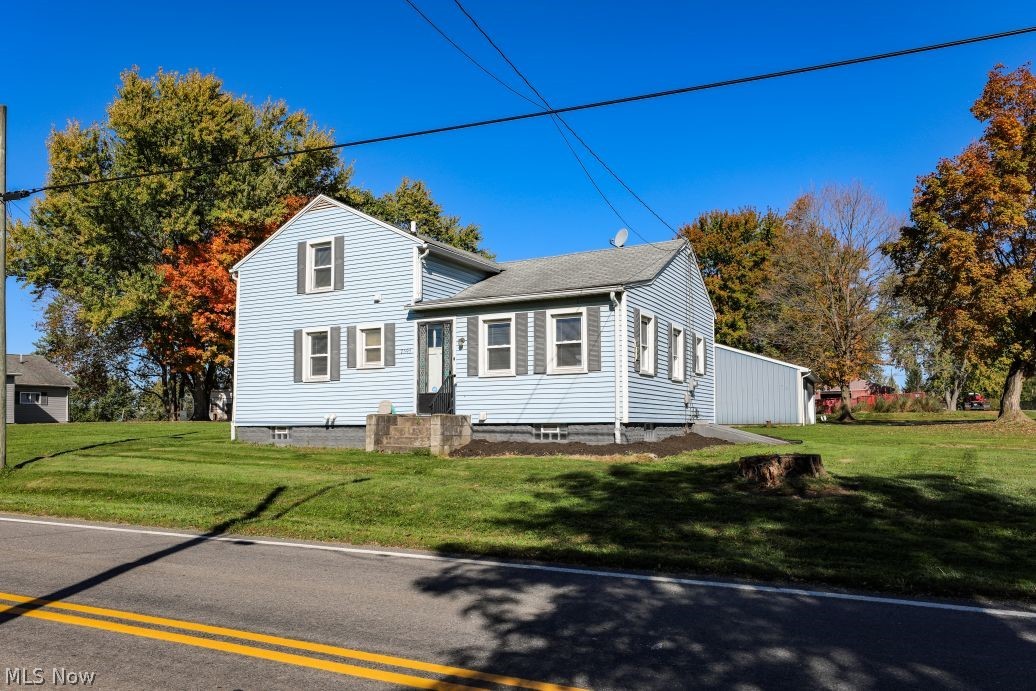 7595 Pontius Street NE Hartville OH 44632
