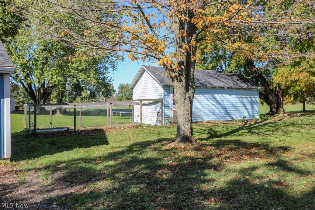 7595 Pontius Street NE Hartville OH 44632