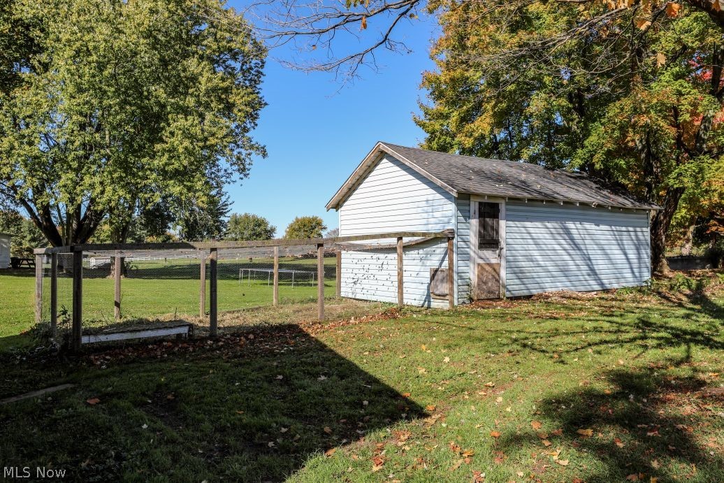 7595 Pontius Street NE Hartville OH 44632