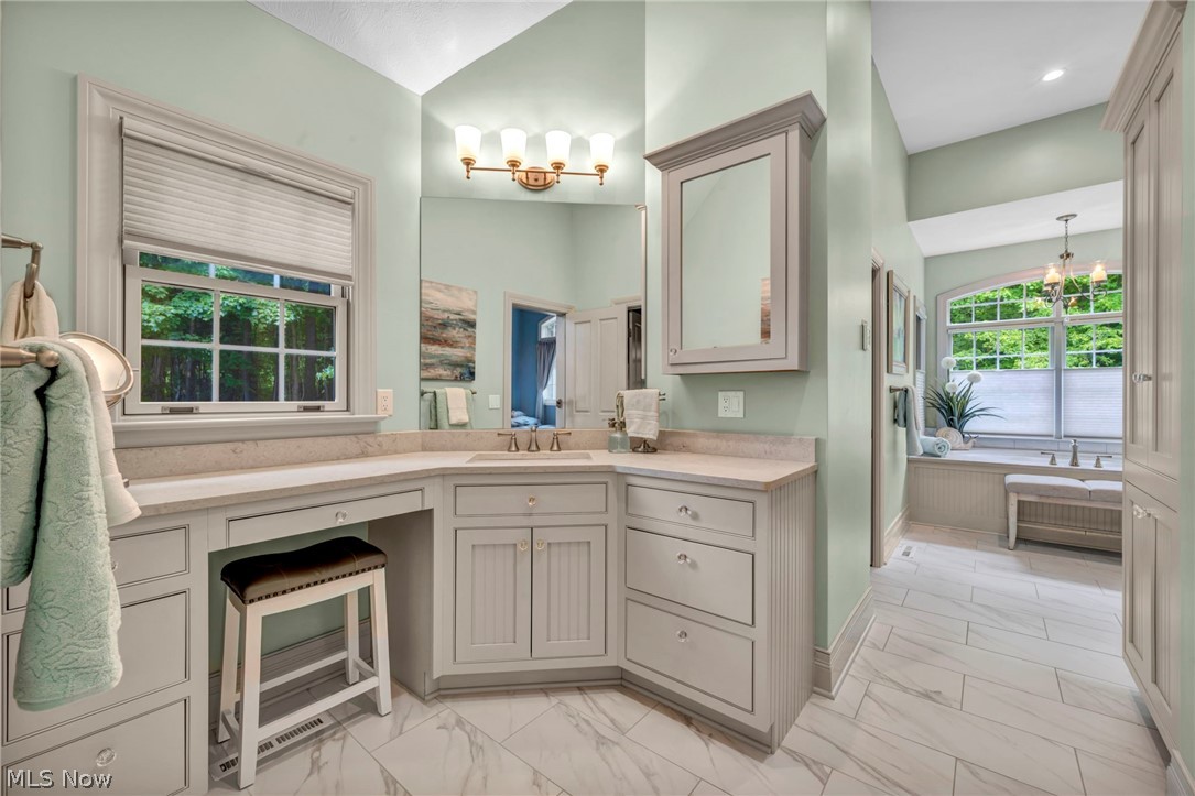 10360 Sawmill Drive Chardon OH 44024