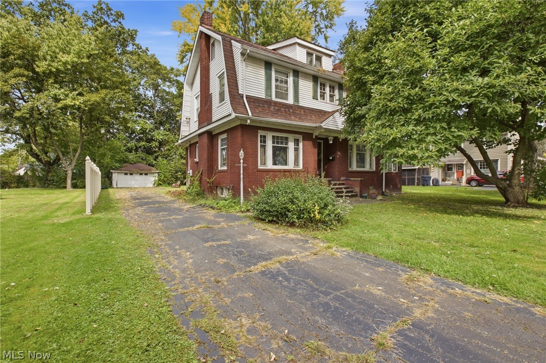 1334 Beechcrest Street NW Warren OH 44485