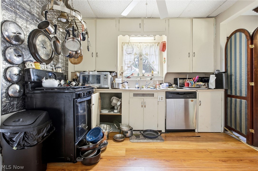 1334 Beechcrest Street NW Warren OH 44485