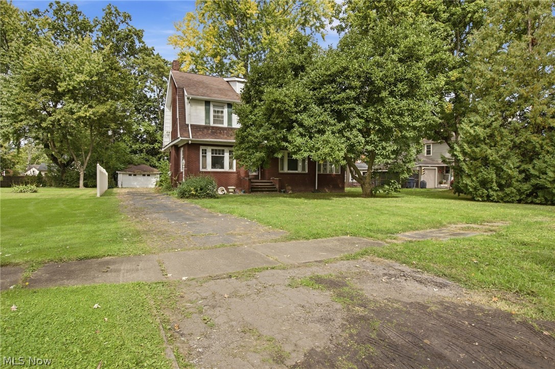 1334 Beechcrest Street NW Warren OH 44485