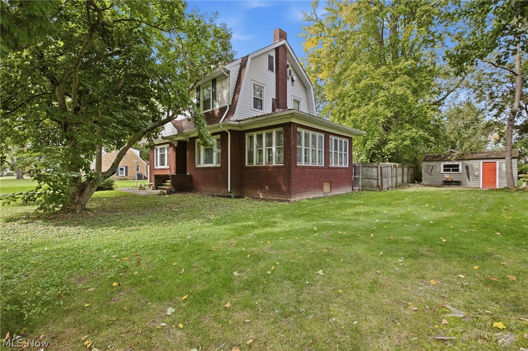 1334 Beechcrest Street NW Warren OH 44485