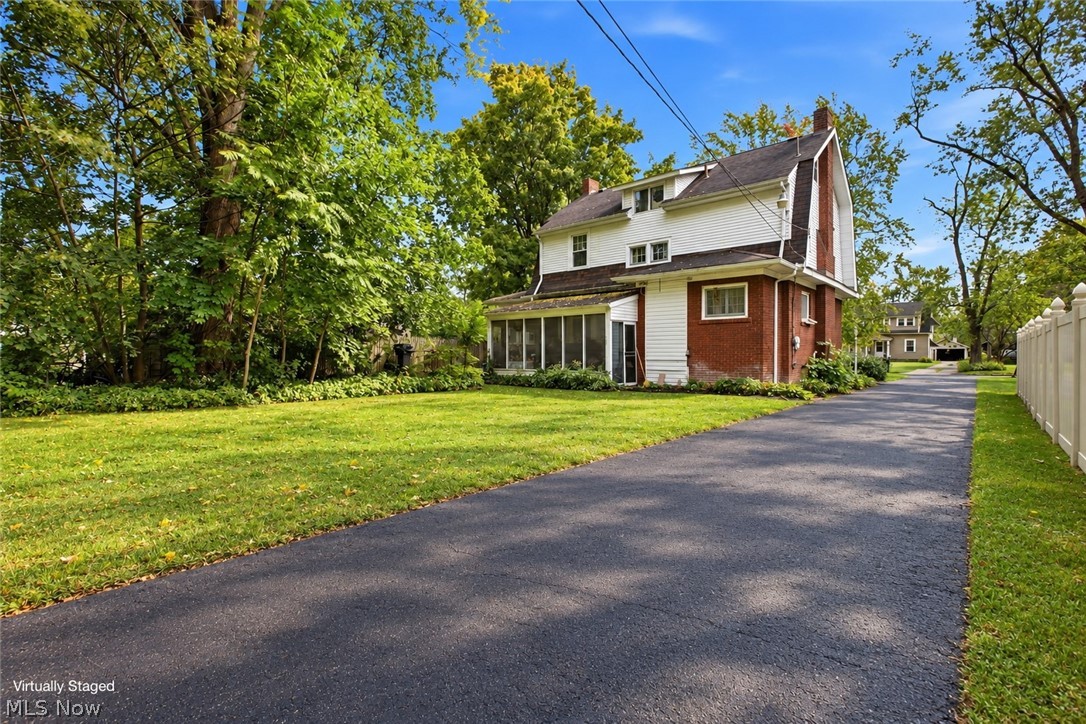 1334 Beechcrest Street NW Warren OH 44485