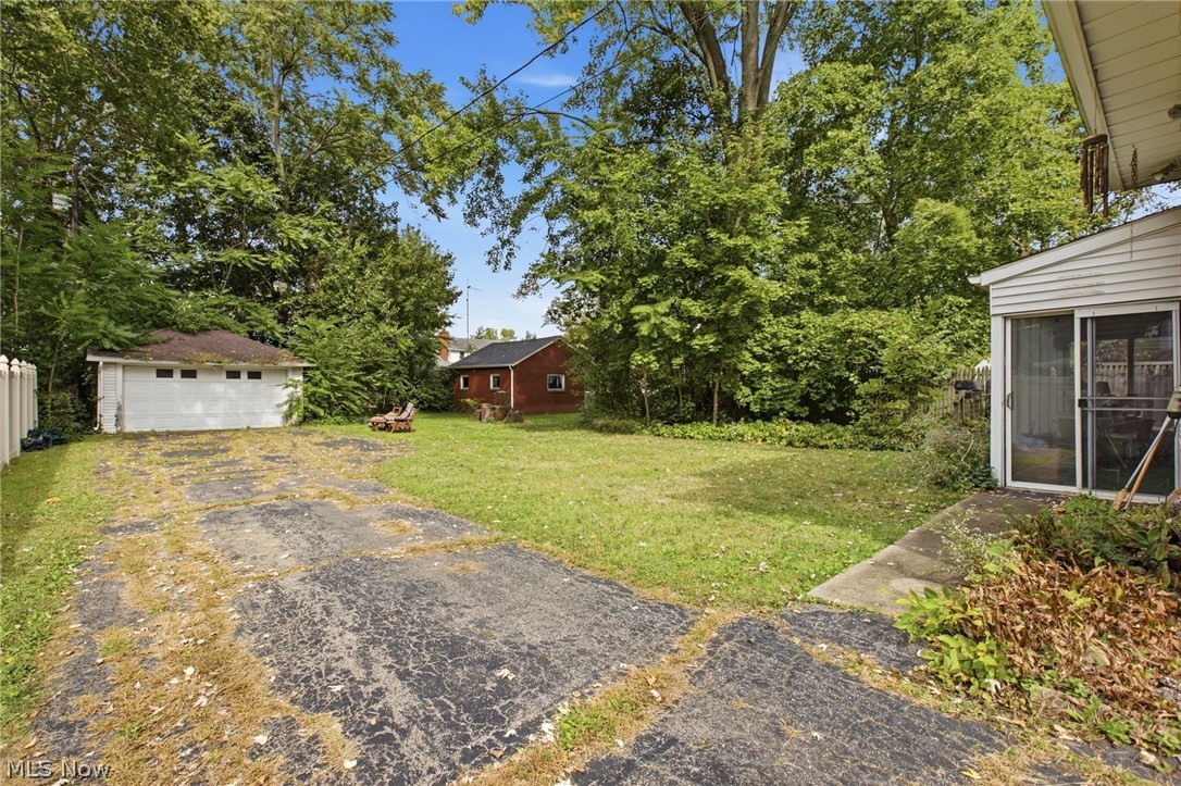 1334 Beechcrest Street NW Warren OH 44485