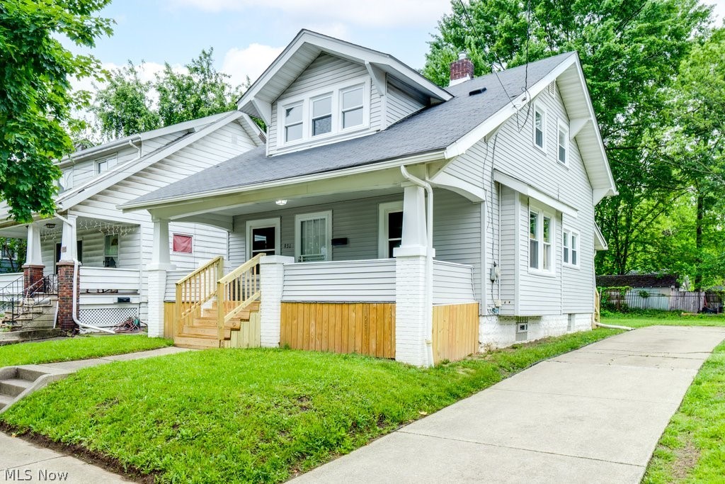 931 Lovers Lane Akron OH 44306