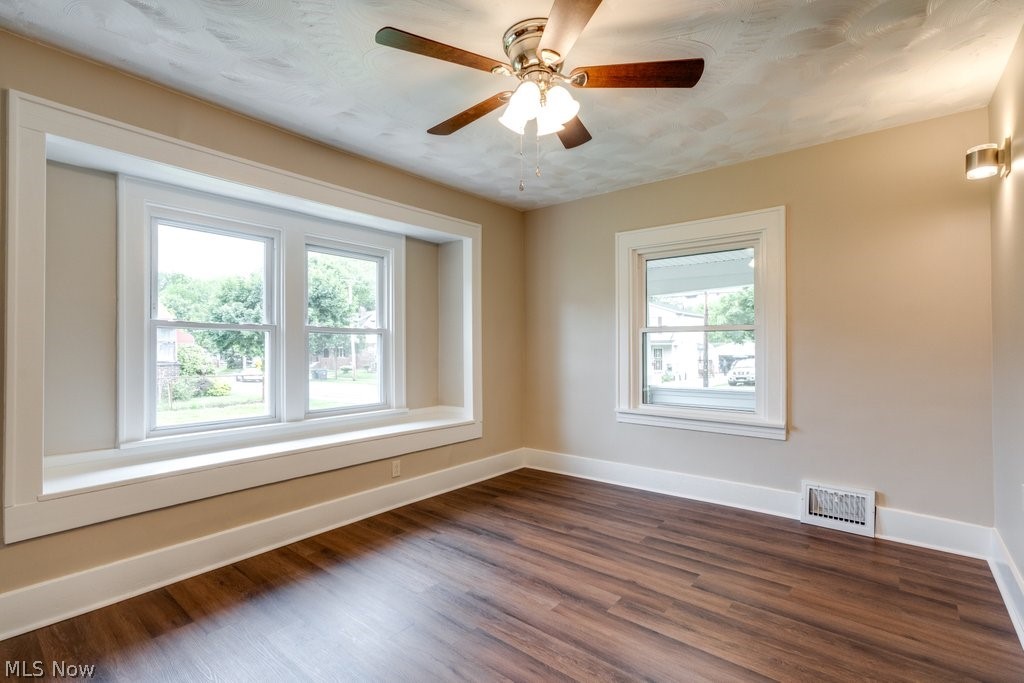 931 Lovers Lane Akron OH 44306