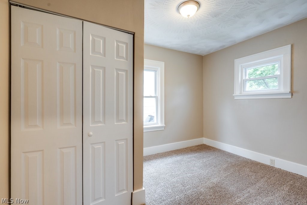 931 Lovers Lane Akron OH 44306